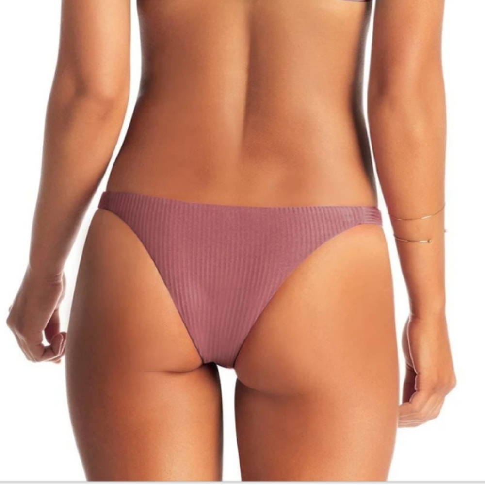 VITAMIN A
ROSE RIB CARMEN BOTTOM